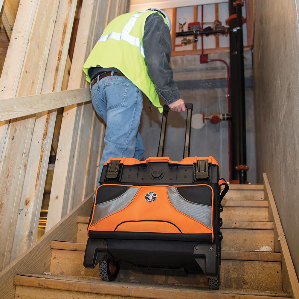 8D066262-3D54-FFC8-27B4-57292720FE35